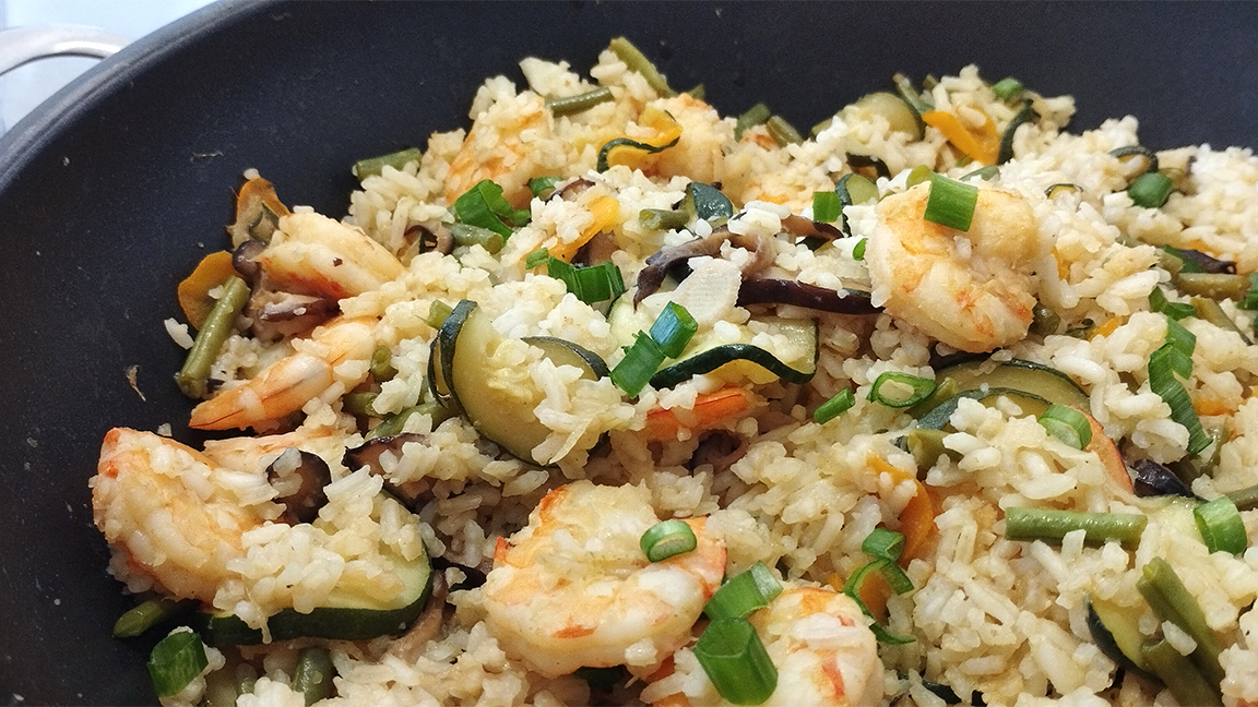 Riz rôti aux crevettes à la vietnamienne