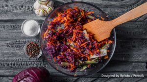 Salade de lentilles vertes, chou rouge et pommes