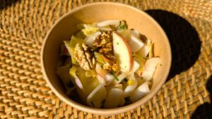 Salade d’endive aux noix et pommes