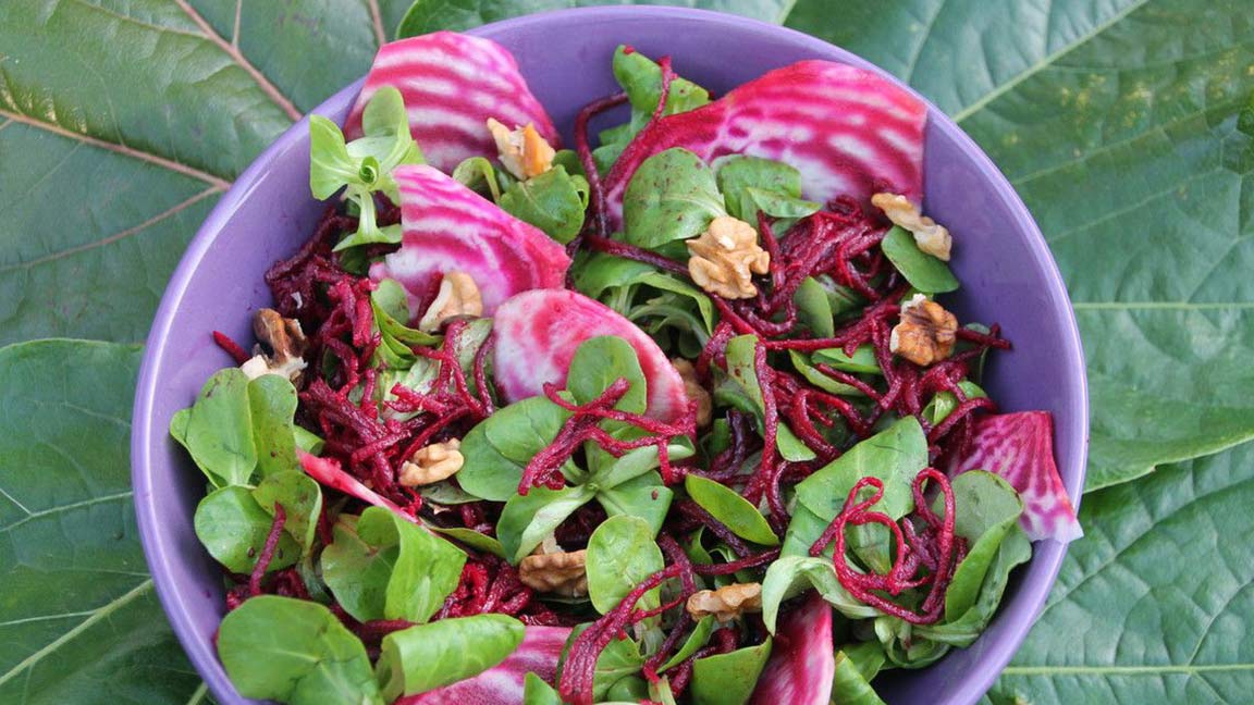 Salade de betterave et mâche au sésame