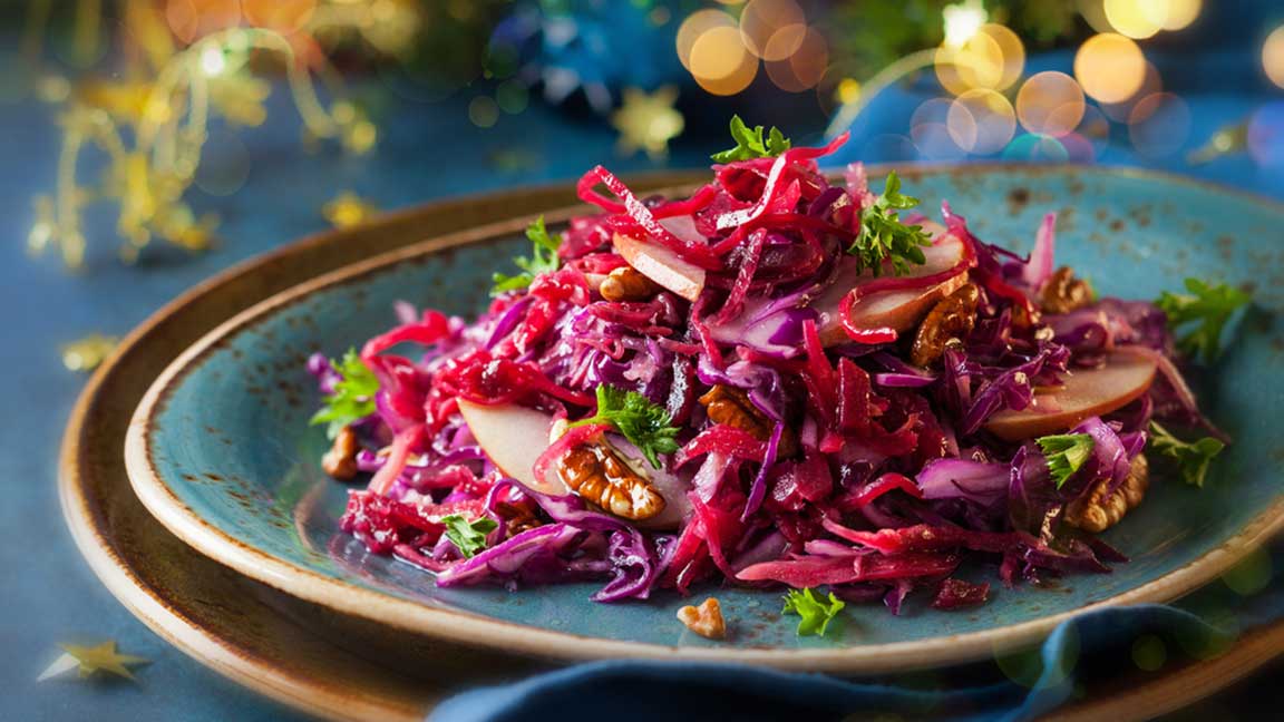 Salade de chou rouge, pommes, lentilles et noix
