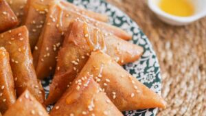 Triangles aux amandes (briouates)