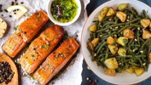 Saumon mariné aux saveurs d’orient avec haricots verts et pommes de terre rôties