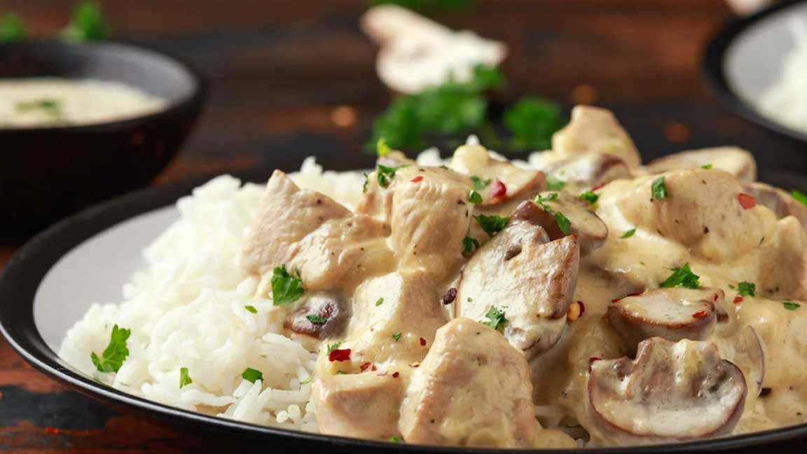 Emincé de poulet aux champignons et riz