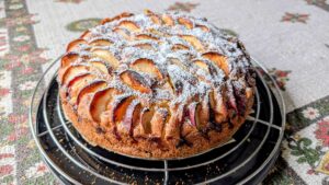 Gâteau aux pommes, noisettes et chocolat